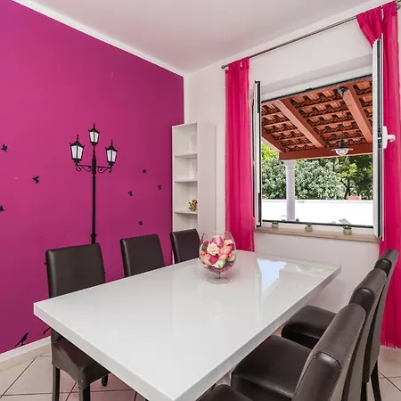 Apartmán Lovely In Mali *