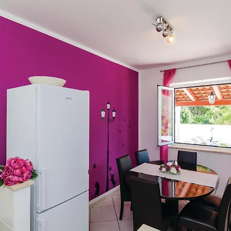 Lovely In Mali Apartamento